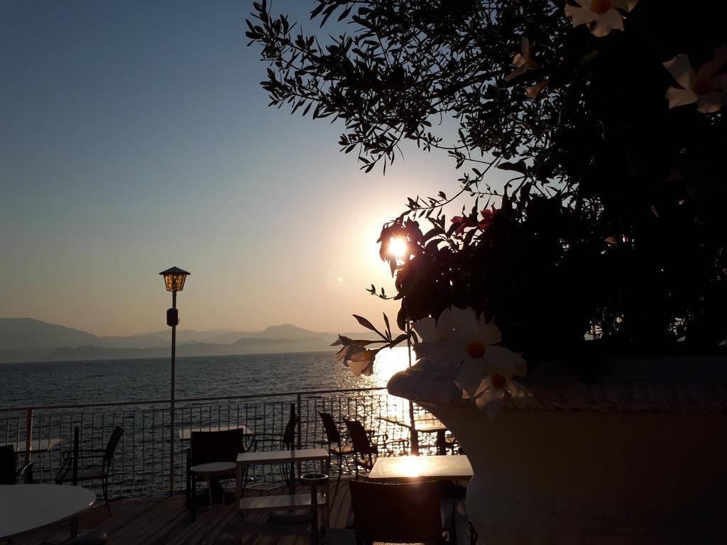 Relais La Speranzina Hotel Сирмионе Екстериор снимка